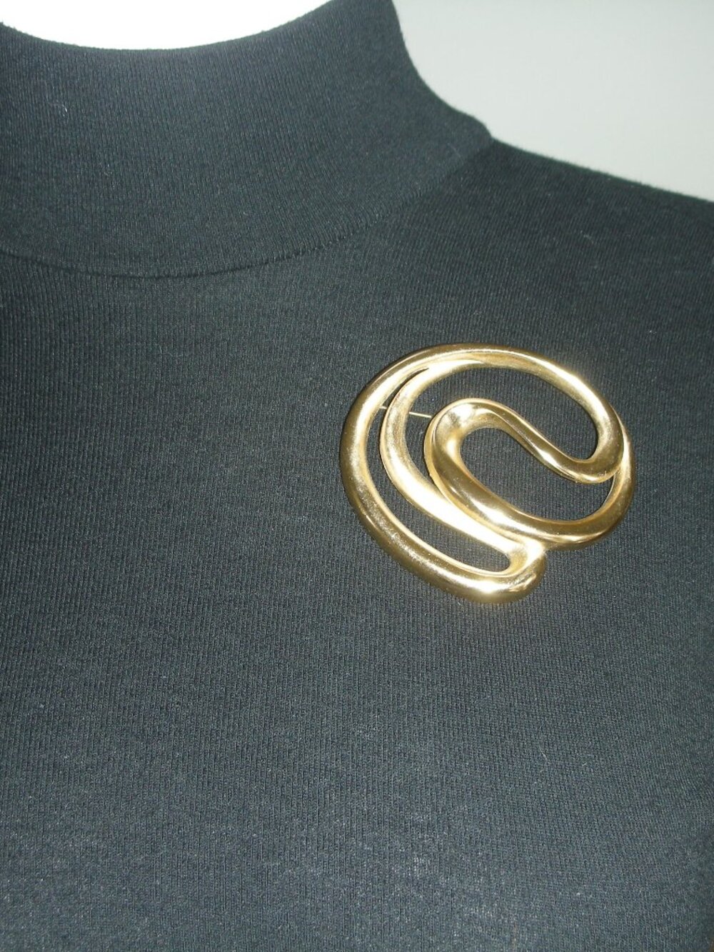 Vintage Lady Remington LR Gold Tone Abstract Swirl Modernist Brooch 2.75"